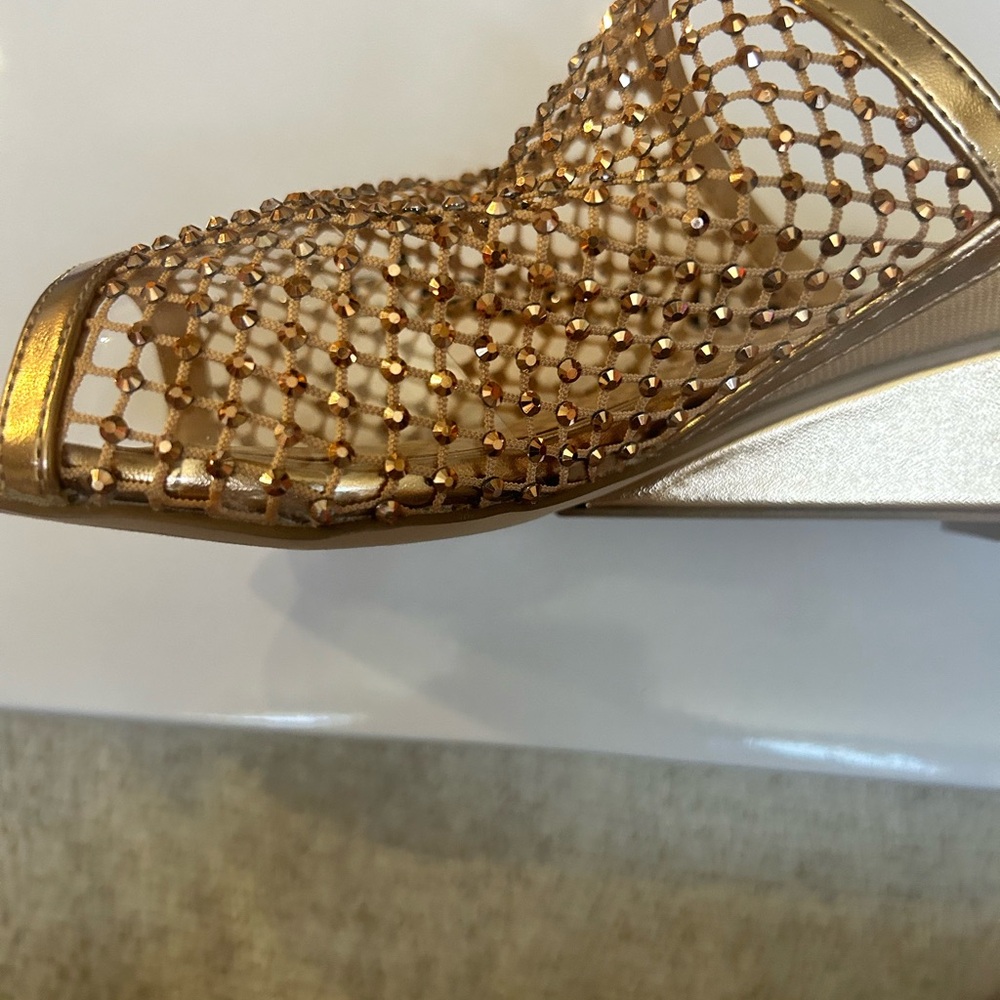 Charles David Gold Wedge Shoes with Intricate Design